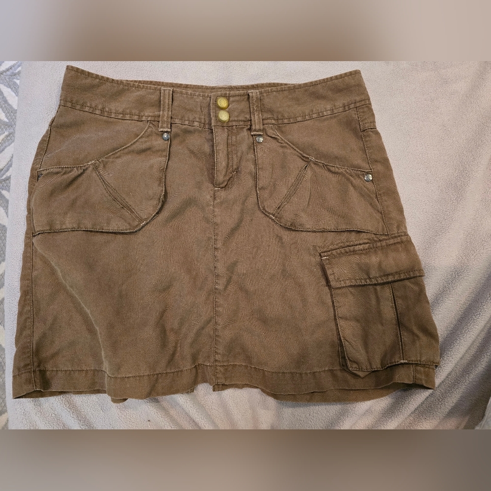 Athleta Olive Green Skirt with Cargo Pockets. Like New